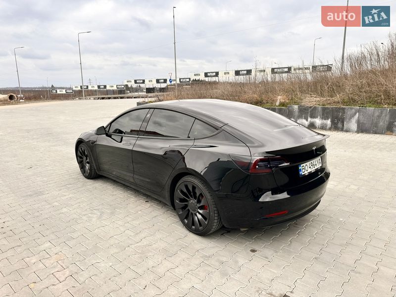 Седан Tesla Model 3 2022 в Тернополі