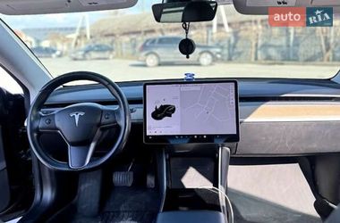 Седан Tesla Model 3 2019 в Львові