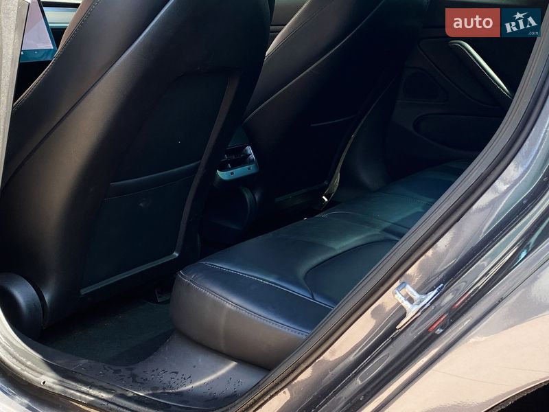 Седан Tesla Model 3 2018 в Києві