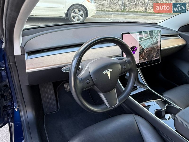 Седан Tesla Model 3 2018 в Киеве фото 18 Седан Tesla Model 3 2018 в Киеве