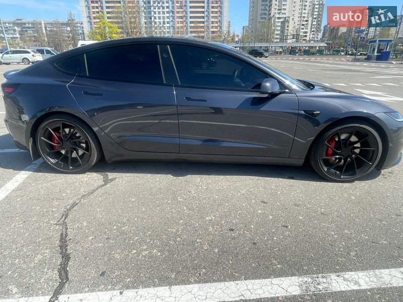 Седан Tesla Model 3 2024 в Киеве