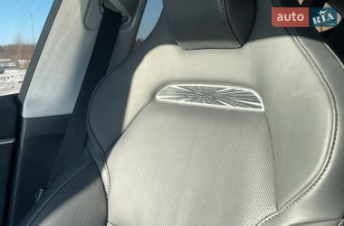 Седан Tesla Model 3 2024 в Киеве