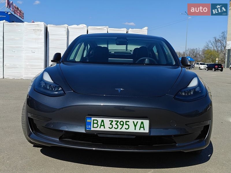 Седан Tesla Model 3 2023 в Кропивницком
