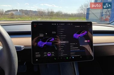 Седан Tesla Model 3 2023 в Кропивницком