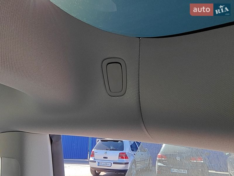 Седан Tesla Model 3 2023 в Кропивницком
