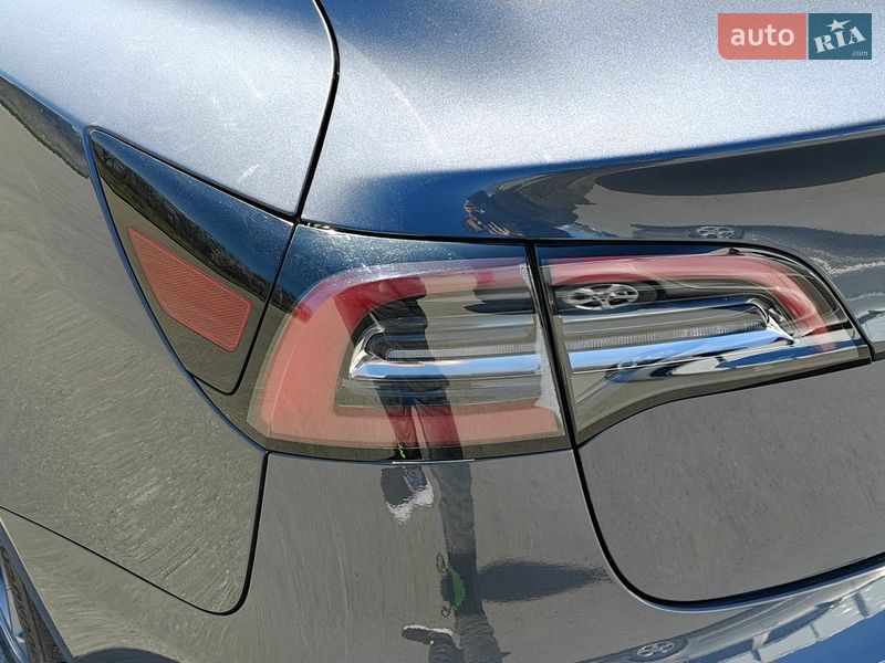 Седан Tesla Model 3 2023 в Кропивницком