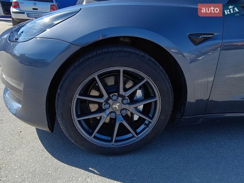 Седан Tesla Model 3 2023 в Кропивницком