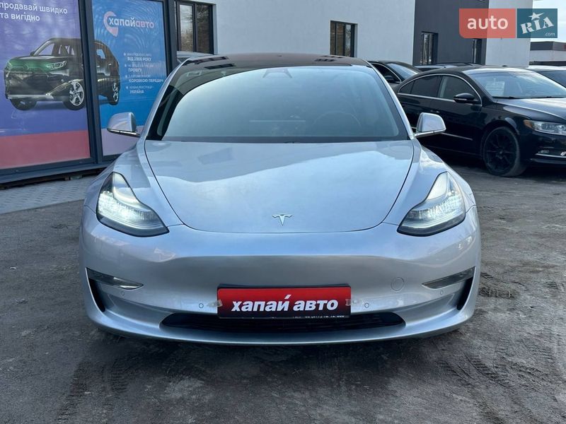 Седан Tesla Model 3 2018 в Виннице
