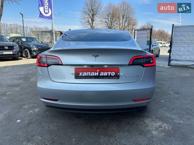 Седан Tesla Model 3 2018 в Виннице