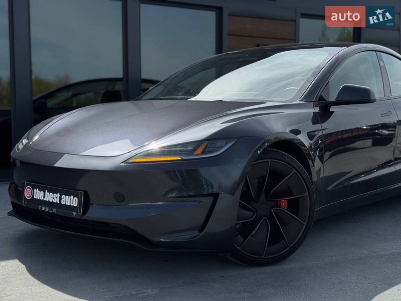 Седан Tesla Model 3 2024 в Рівному