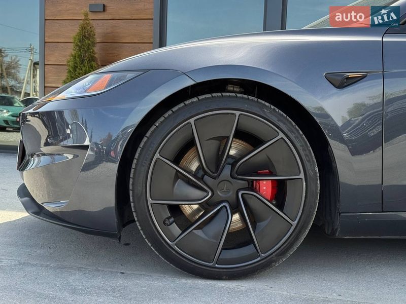 Седан Tesla Model 3 2024 в Рівному