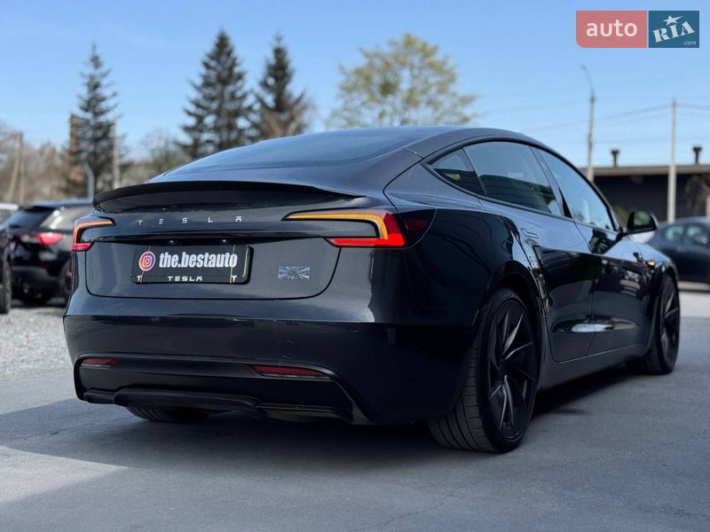 Седан Tesla Model 3 2024 в Рівному