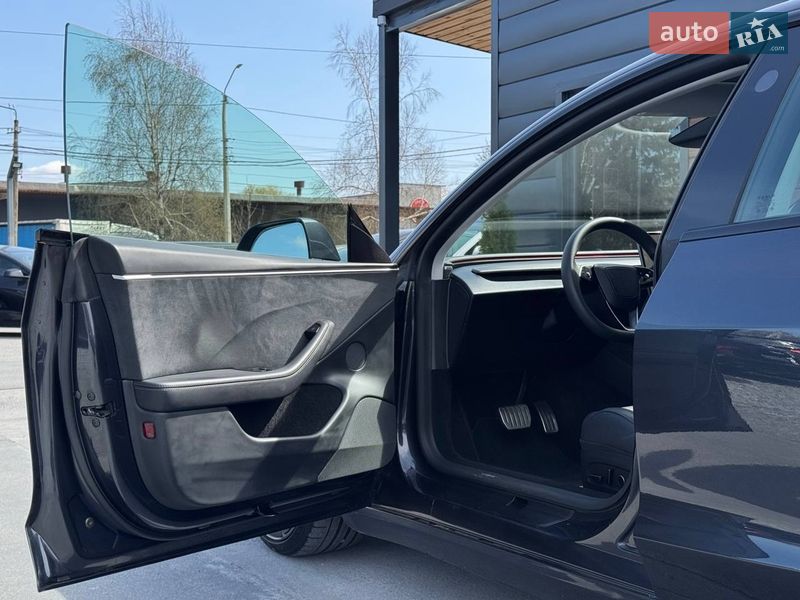 Седан Tesla Model 3 2024 в Рівному