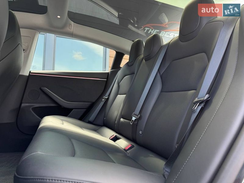 Седан Tesla Model 3 2024 в Рівному
