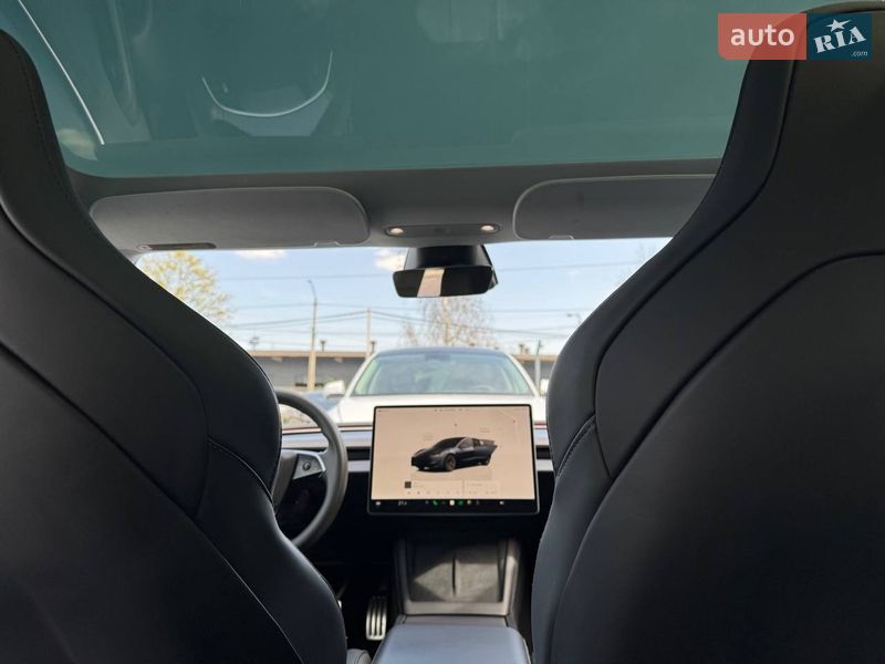 Седан Tesla Model 3 2024 в Рівному