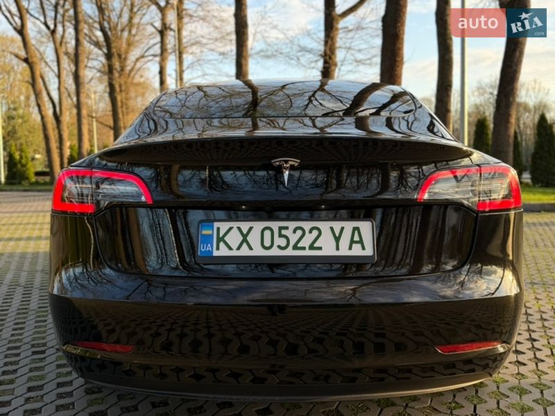 Седан Tesla Model 3 2022 в Харкові