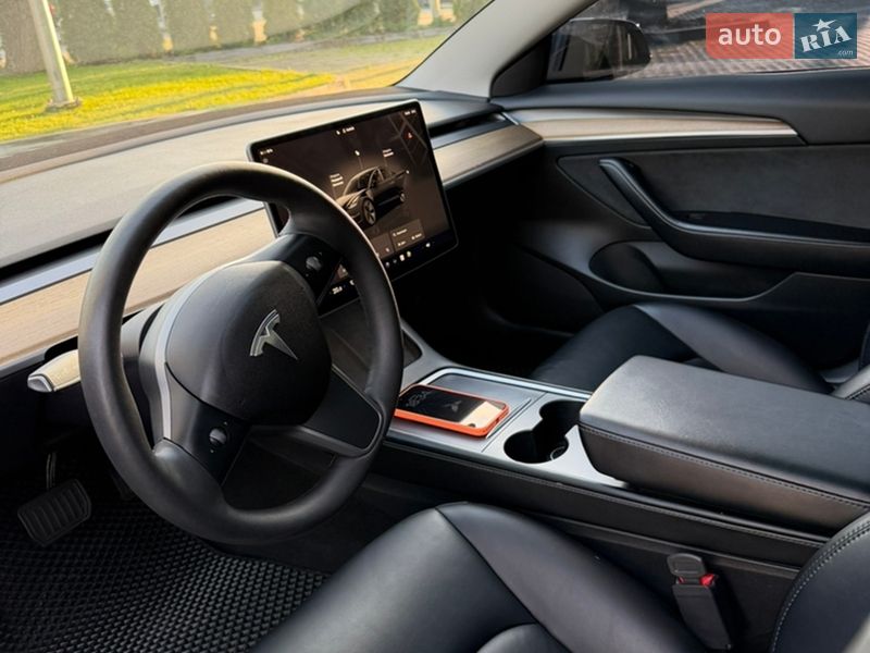 Седан Tesla Model 3 2022 в Харкові