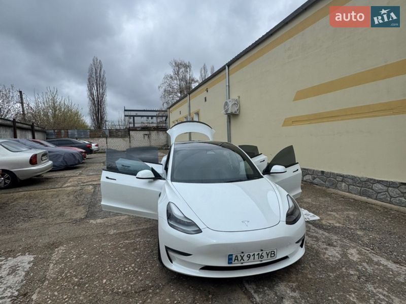 Седан Tesla Model 3 2023 в Харькове
