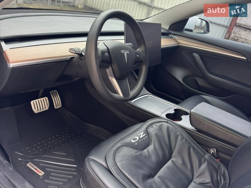Седан Tesla Model 3 2023 в Харькове