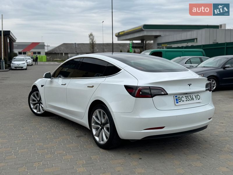 Седан Tesla Model 3 2019 в Самборе