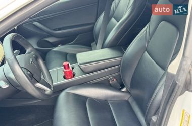 Седан Tesla Model 3 2019 в Самборі