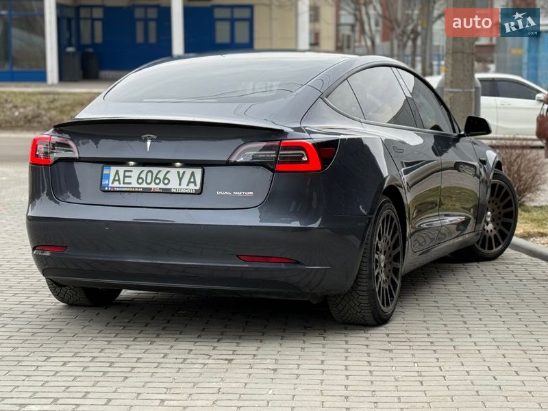 Седан Tesla Model 3 2022 в Дніпрі