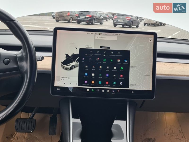 Седан Tesla Model 3 2017 в Нововолынске