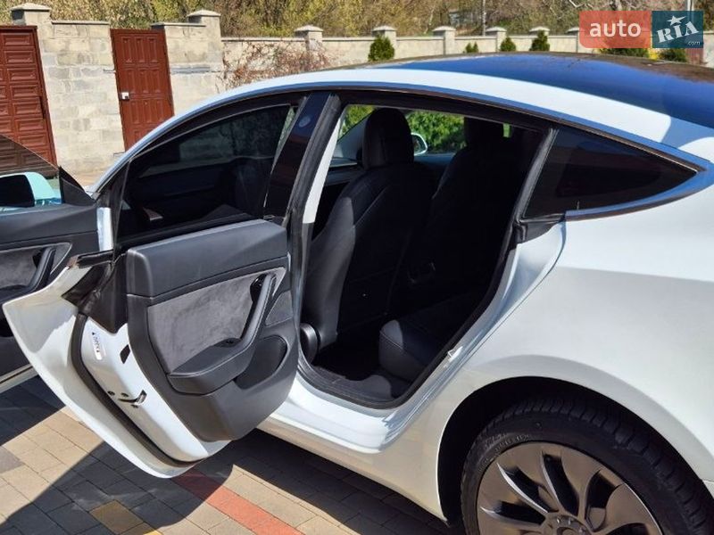 Седан Tesla Model 3 2020 в Белой Церкви