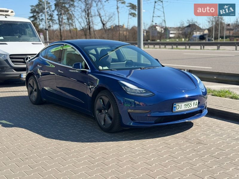 Tesla Model 3 2019