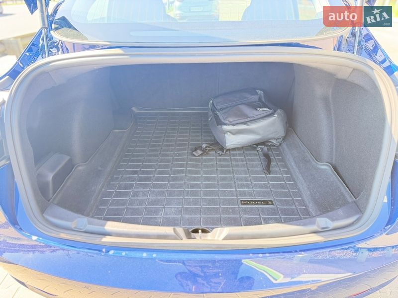 Седан Tesla Model 3 2019 в Києві