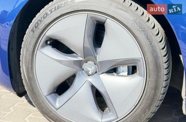 Седан Tesla Model 3 2019 в Києві