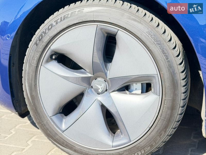 Седан Tesla Model 3 2019 в Києві