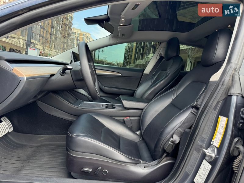 Седан Tesla Model 3 2022 в Києві