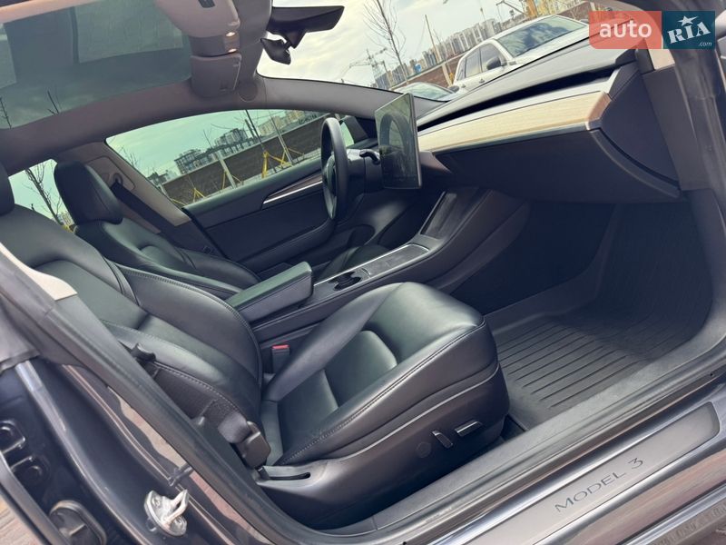 Седан Tesla Model 3 2022 в Києві