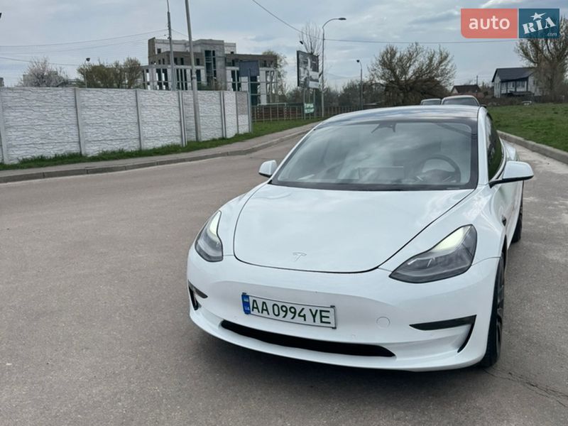 Седан Tesla Model 3 2022 в Києві