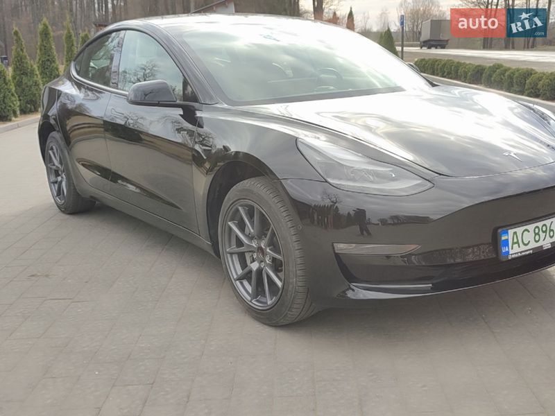 Седан Tesla Model 3 2021 в Луцьку
