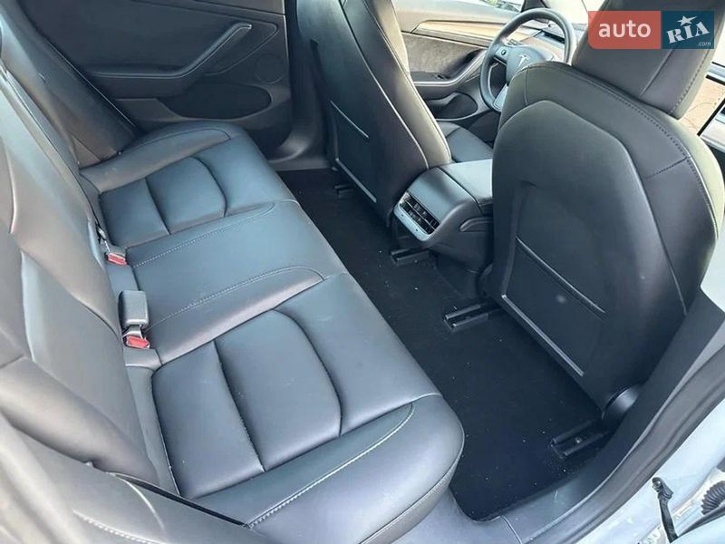 Седан Tesla Model 3 2023 в Одесі