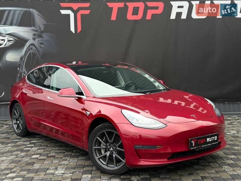 Седан Tesla Model 3 2018 в Львові