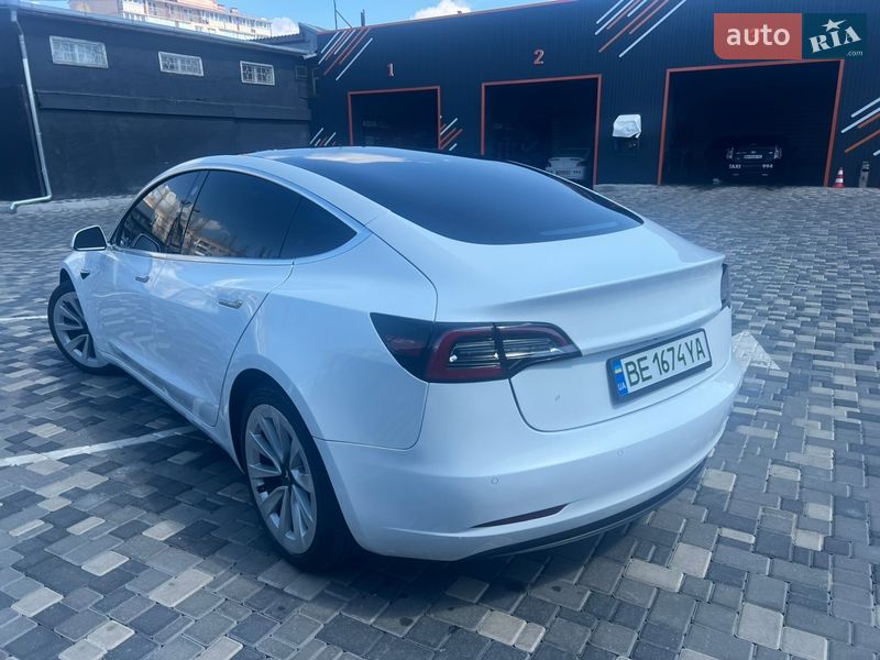 Седан Tesla Model 3 2019 в Миколаєві