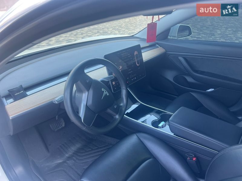 Седан Tesla Model 3 2019 в Миколаєві