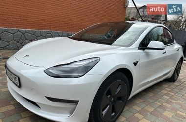 Седан Tesla Model 3 2022 в Богуславі