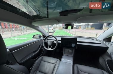 Седан Tesla Model 3 2024 в Києві