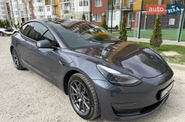 Седан Tesla Model 3 2023 в Львові