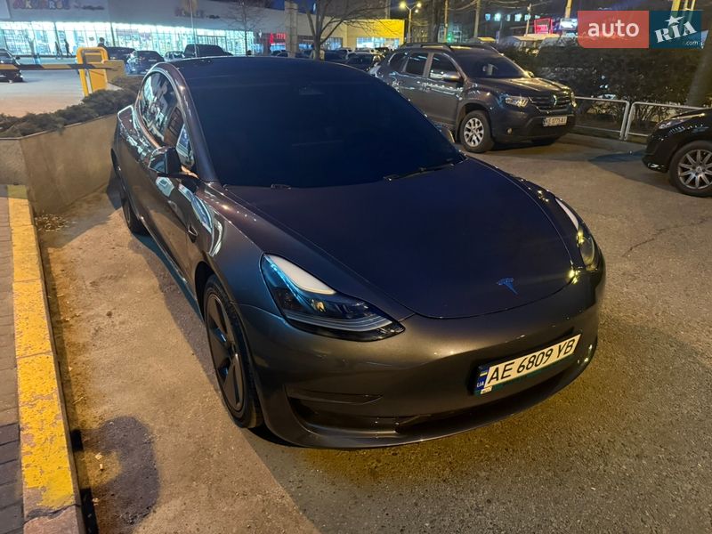 Седан Tesla Model 3 2023 в Днепре