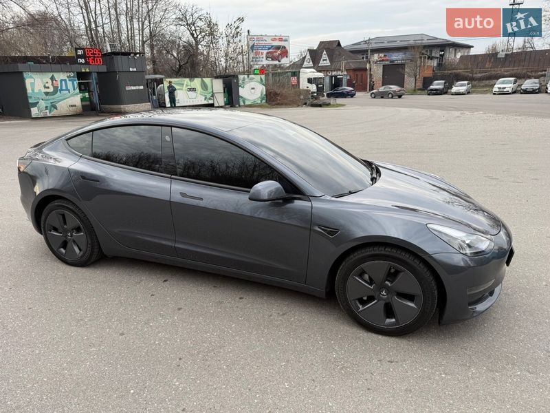 Седан Tesla Model 3 2023 в Днепре