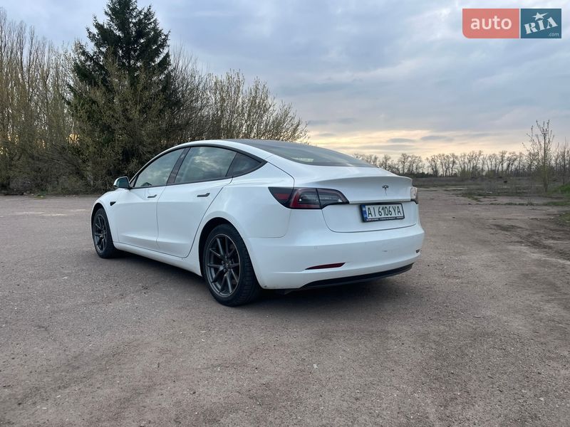 Седан Tesla Model 3 2021 в Борисполе