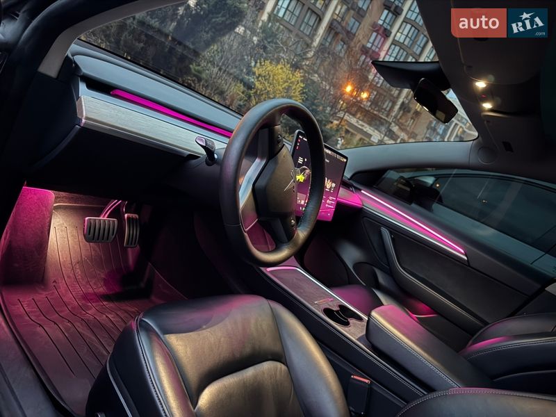 Седан Tesla Model 3 2022 в Києві