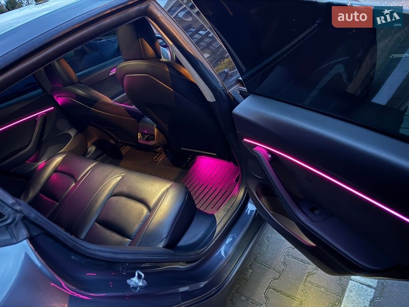 Седан Tesla Model 3 2022 в Києві