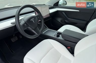 Седан Tesla Model 3 2021 в Киеве