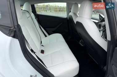 Седан Tesla Model 3 2021 в Киеве